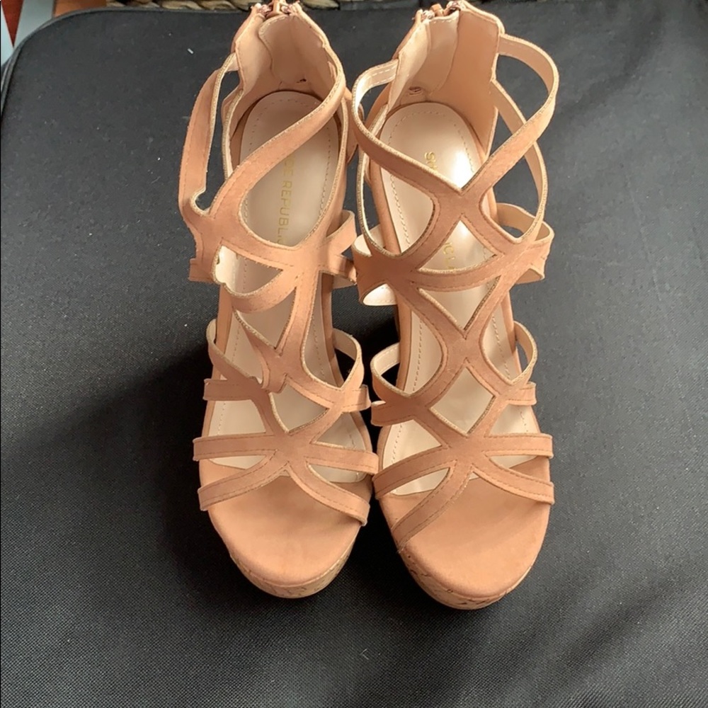 😍 Suede Wedges 😍